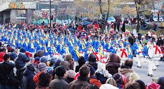 二零零七年十一月十七日，加拿大蒙特利尔天国乐团参加圣诞节游行，是当天最壮观的游行队伍，约三十多万观众目睹了天国乐团的风采。
