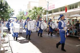 天国乐团参加澳洲堪普汤渔人节大游行