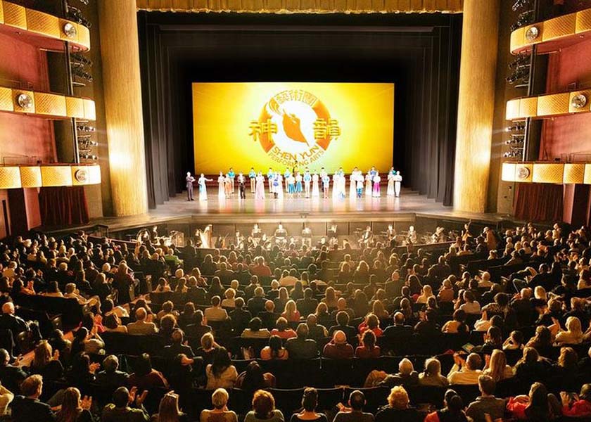 Image for article Shen Yun Creates Timeless Memories for New York Theatergoers (Photos)
