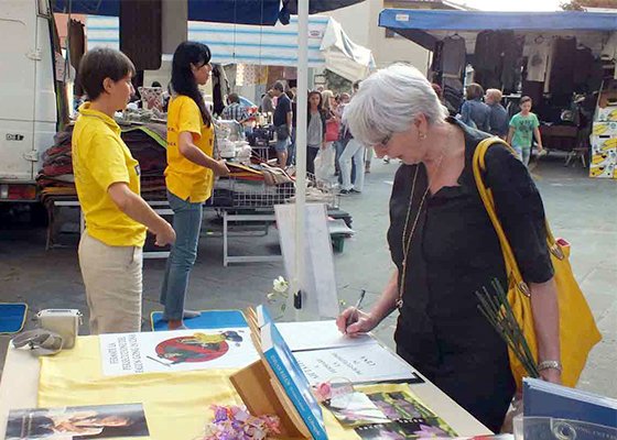 Image for article Falun Gong Catches Attention at Community Events in Italy (Photos)