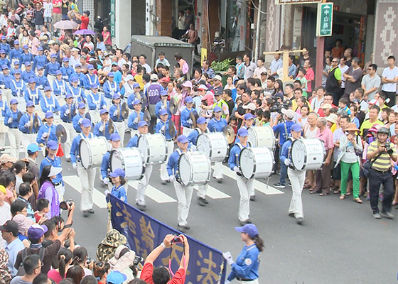 Image for article Taiwan: Falun Gong March Highlighted in Dragon Boat Parade