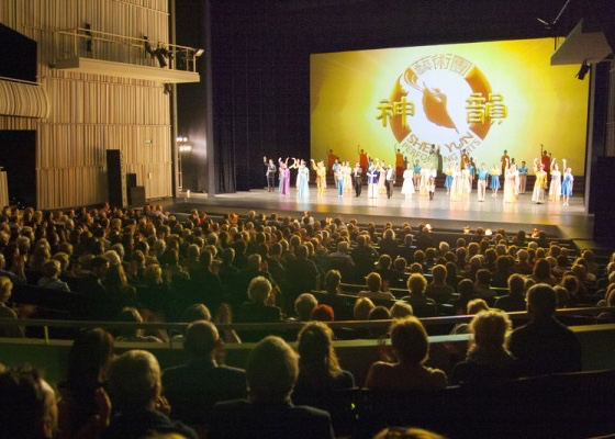 Image for article Belgium: Shen Yun Brings Hope and Joy to Full House in Bruges