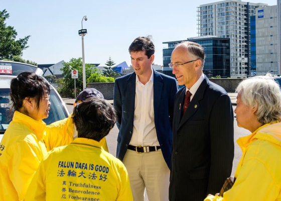Image for article Western Australia: Falun Gong Car Tour Raises Awareness of Organ Harvesting Atrocities in China